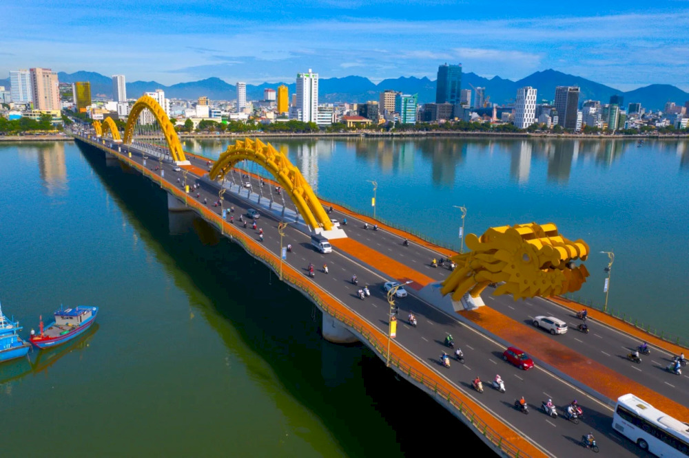 The Dragon Bridge’s structure mimics a dragon from the Ly Dynasty